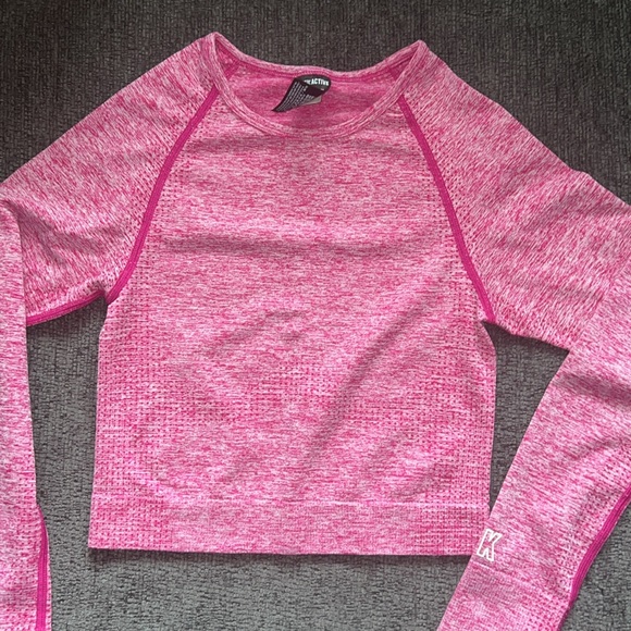 Pink Active top - Picture 2 of 4